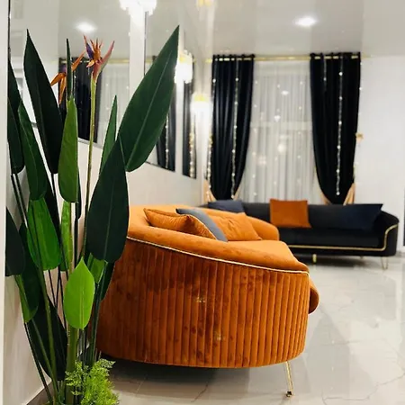 Salut Hotel Boekovel