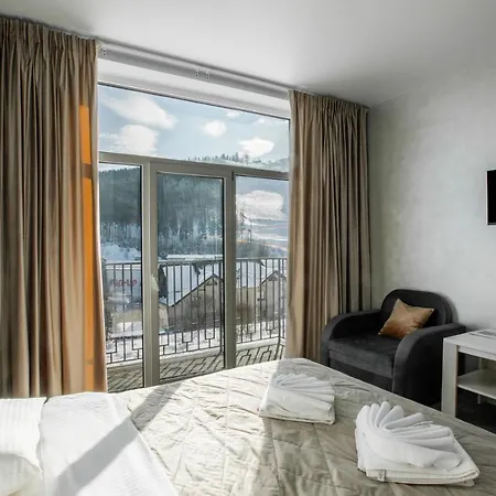 Salut Hotel 4*