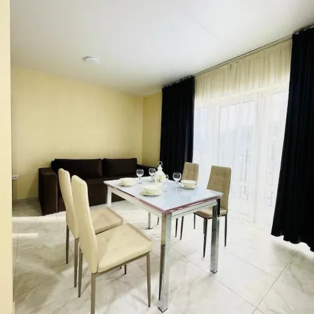 Salut Hotel 4*